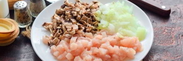 тарталетки с грибами, курицей и сливками