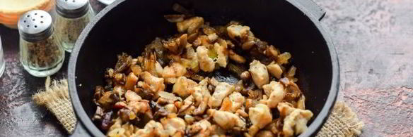 тарталетки с грибами, курицей и сливками