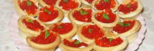 тарталетки с икрой и маслом