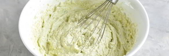 тарталетки с икрой селедки, авокадо и творожным сыром