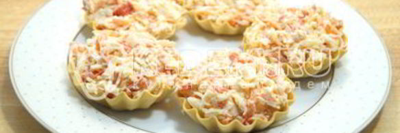 тарталетки с крабовым салатом