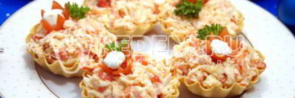 тарталетки с крабовым салатом