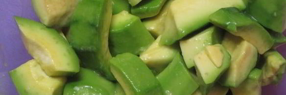 тарталетки с кремом из авокадо и семгой