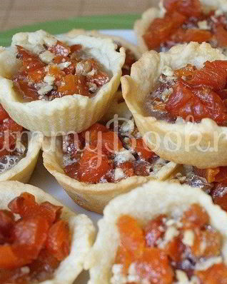 Тарталетки с курагой и орехами