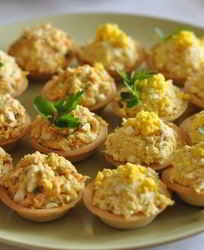 Тарталетки с печенью трески