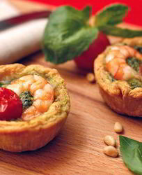 Тарталетки с песто и креветками