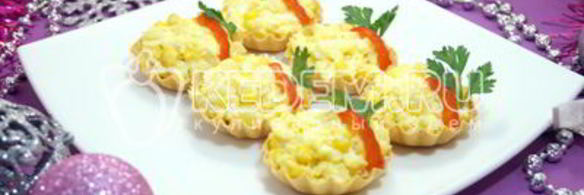 тарталетки с пикантным салатом