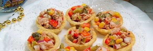 тарталетки с салатом из тунца