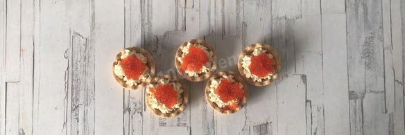 тарталетки с сыром и икрой