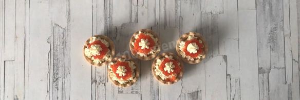 тарталетки с сыром и икрой