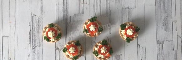 тарталетки с сыром и икрой
