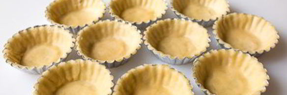 тарталетки с ветчиной и луком