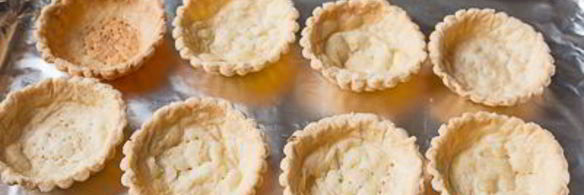 тарталетки с ветчиной и луком