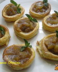 Тарталетки с яблоками