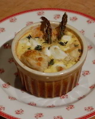 Тарталетки со спаржей, розмарином и сыром