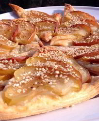 Французский хрустящий тарт с яблоками и корицей