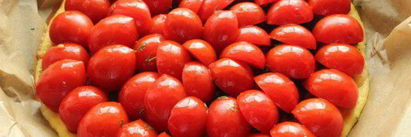 картофельный тарт с черри и укропом