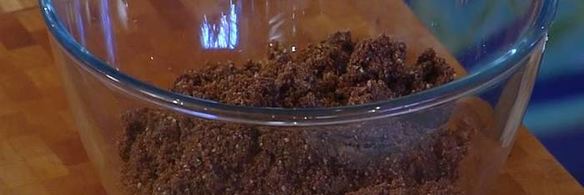 медовый тарт с ежевикой и миндалем