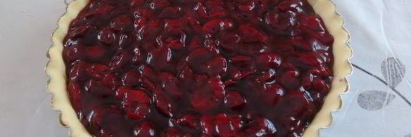 сметанный тарт с вишней и вином