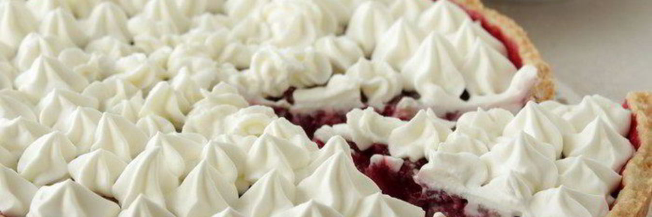 Тарт с брусникой и нежным кремом с белым шоколадом