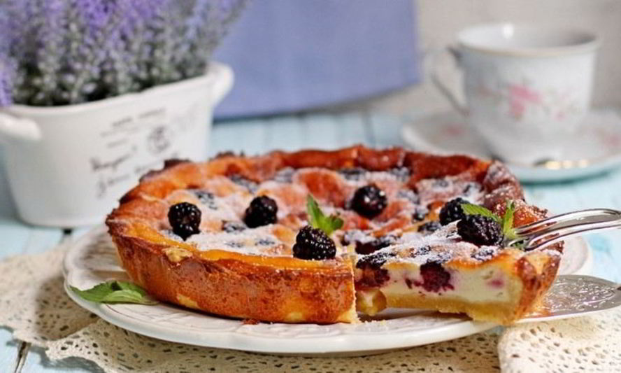 Рецепт тарта с ежевикой и сметанной заливкой