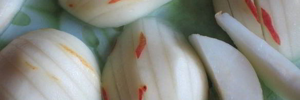 тарт с грушами, изюмом и миндальными лепестками