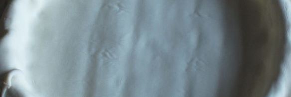 тарт с грушами, изюмом и миндальными лепестками