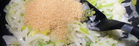 тарт с карамелизованным луком и рикоттой