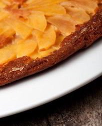 Тарт с карамелизованными яблоками