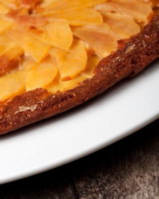 Тарт с карамелизованными яблоками