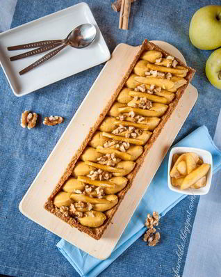 Тарт с карамельным кремом и яблоками