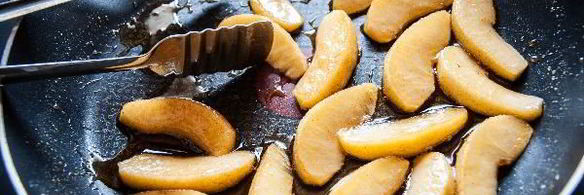 тарт с карамельным кремом и яблоками