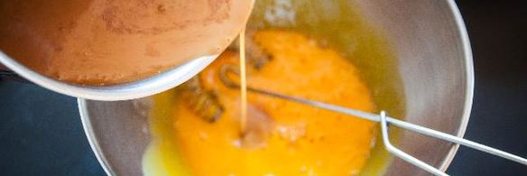 тарт с карамельным кремом и яблоками