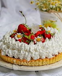 Тарт с кремом из пудинга и клубники