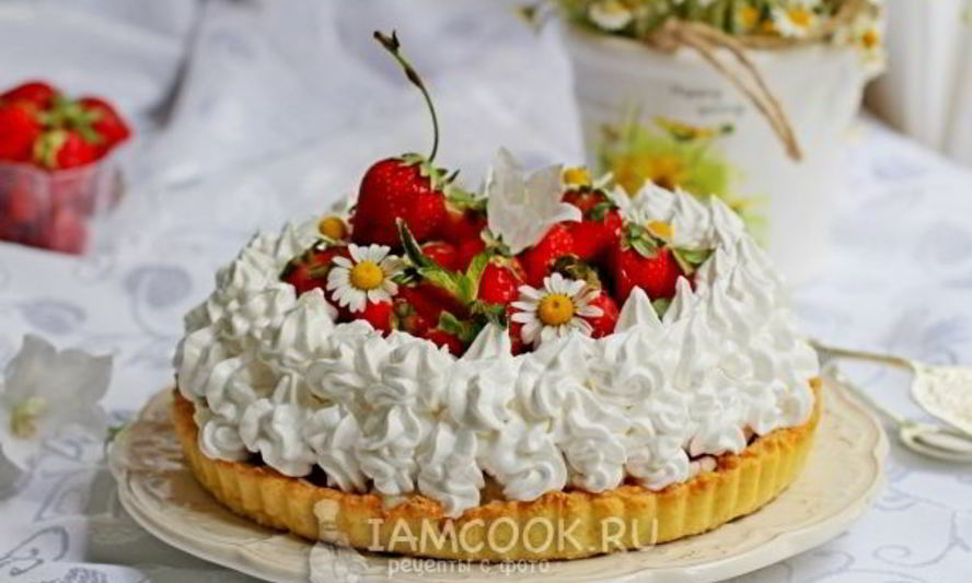 Рецепт тарта с кремом из пудинга и клубники