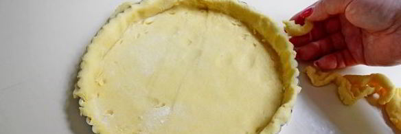 тарт с кремом из пудинга и клубники