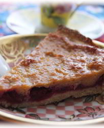 Тарт с малиной и заварным медовым кремом