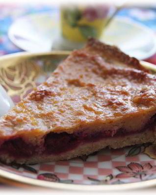 Тарт с малиной и заварным медовым кремом