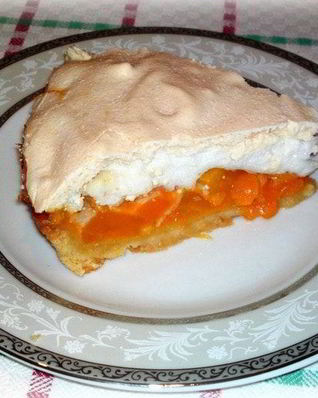 Тарт с манго и меренгой