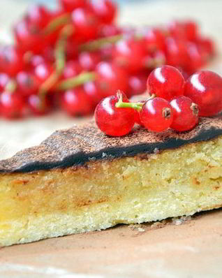 Тарт с миндальным кремом и шоколадом