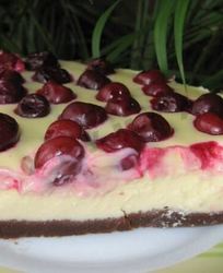 Тарт с творогом и вишней