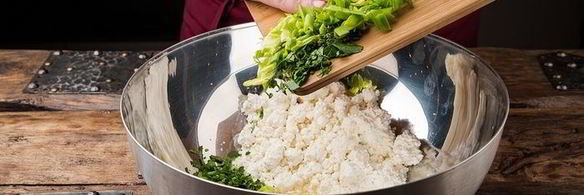 тарт с творогом, помидорами черри и базиликом