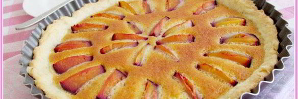 тарт со сливами и марципановой заливкой