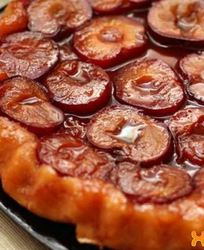 Тарт Татен со сливами