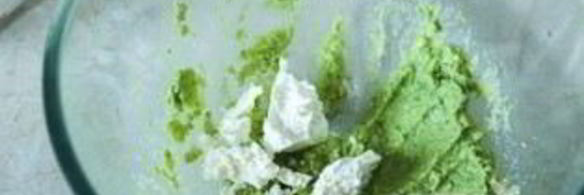 тартинки с авокадо и печенью трески