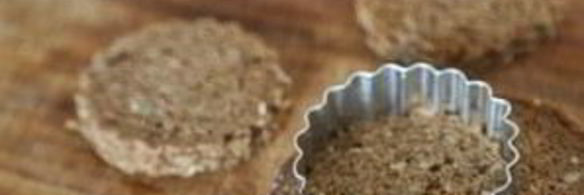 тартинки с авокадо и печенью трески