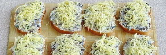 тартинки с грибами и творогом
