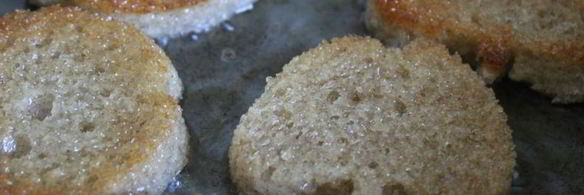 тартинки с плавленным сыром и шпротами