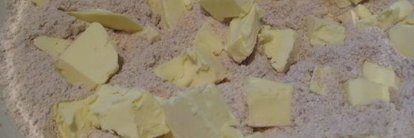 трюфельный тарт с малиной