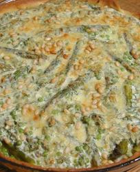 Творожный тарт с зеленым горошком, спаржей и кедровыми орехами